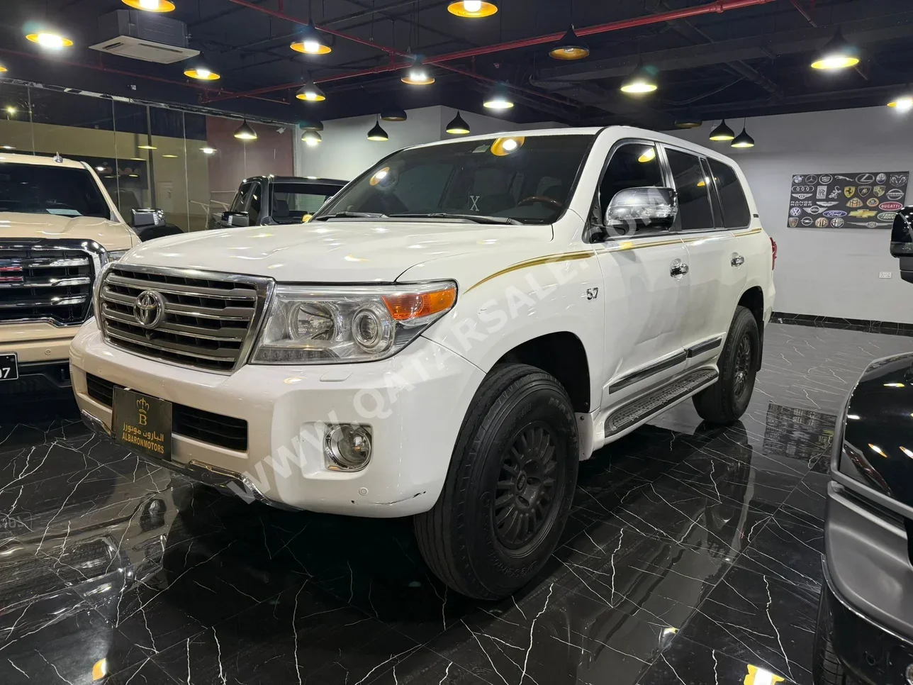 تويوتا  لاند كروزر  في اكس ار  2013  اوتوماتيك  423,000 كم  8 سلندر  دفع رباعي  اس يو في  أبيض