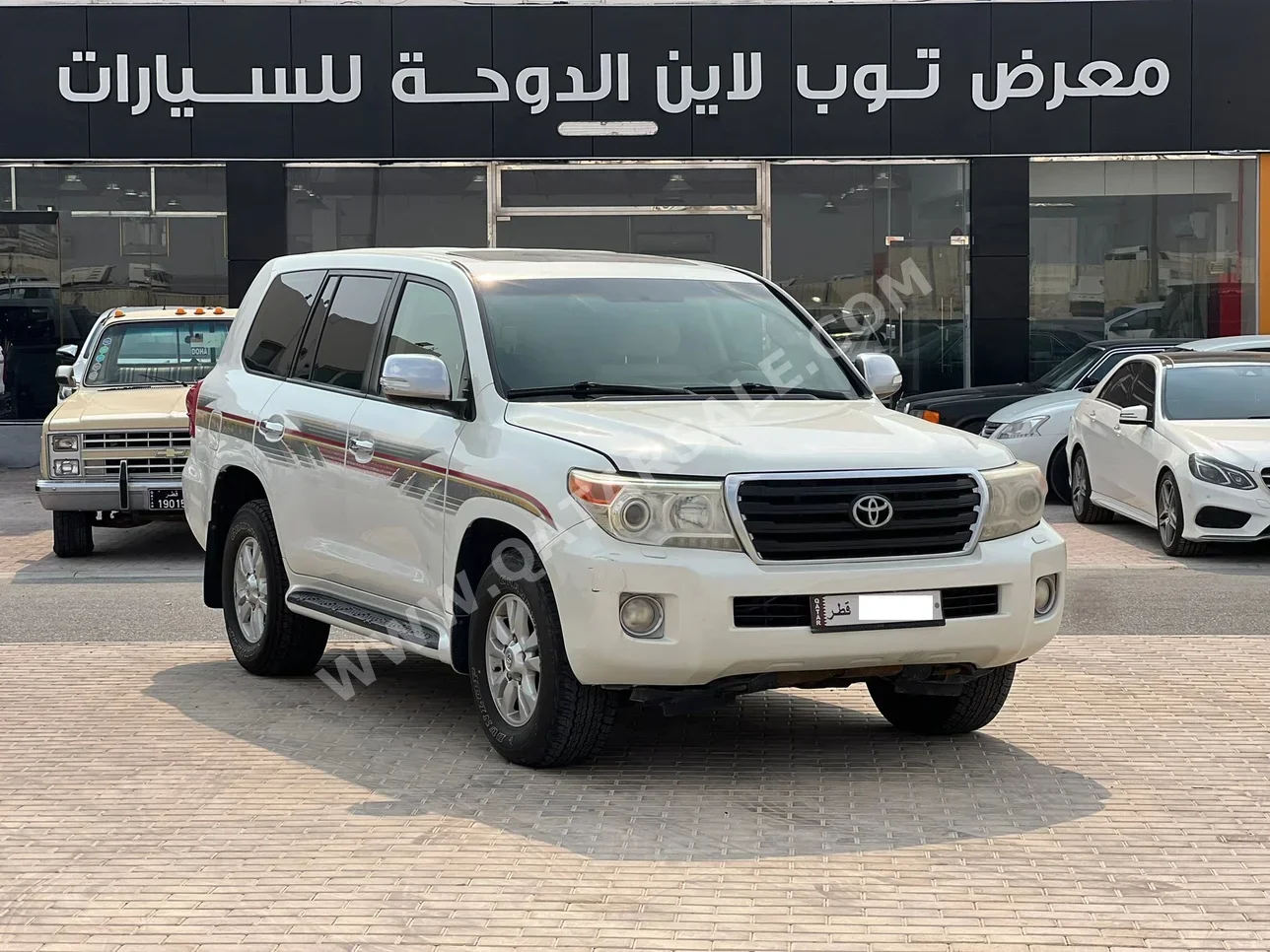 Toyota  Land Cruiser  GXR  2012  Automatic  480,000 Km  8 Cylinder  Four Wheel Drive (4WD)  SUV  White