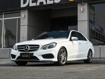 مرسيدس - بنز  اي - كلاس  300  2015  اوتوماتيك  97,000 كم  6 سلندر  دفع خلفي  سيدان  أبيض