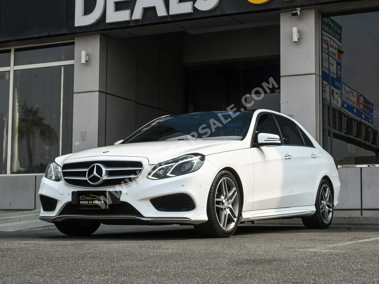 Mercedes-Benz E-Class 300 2015 Automatic 97,000 Km 6 Cylinder Rear Wheel Drive (RWD) Sedan White