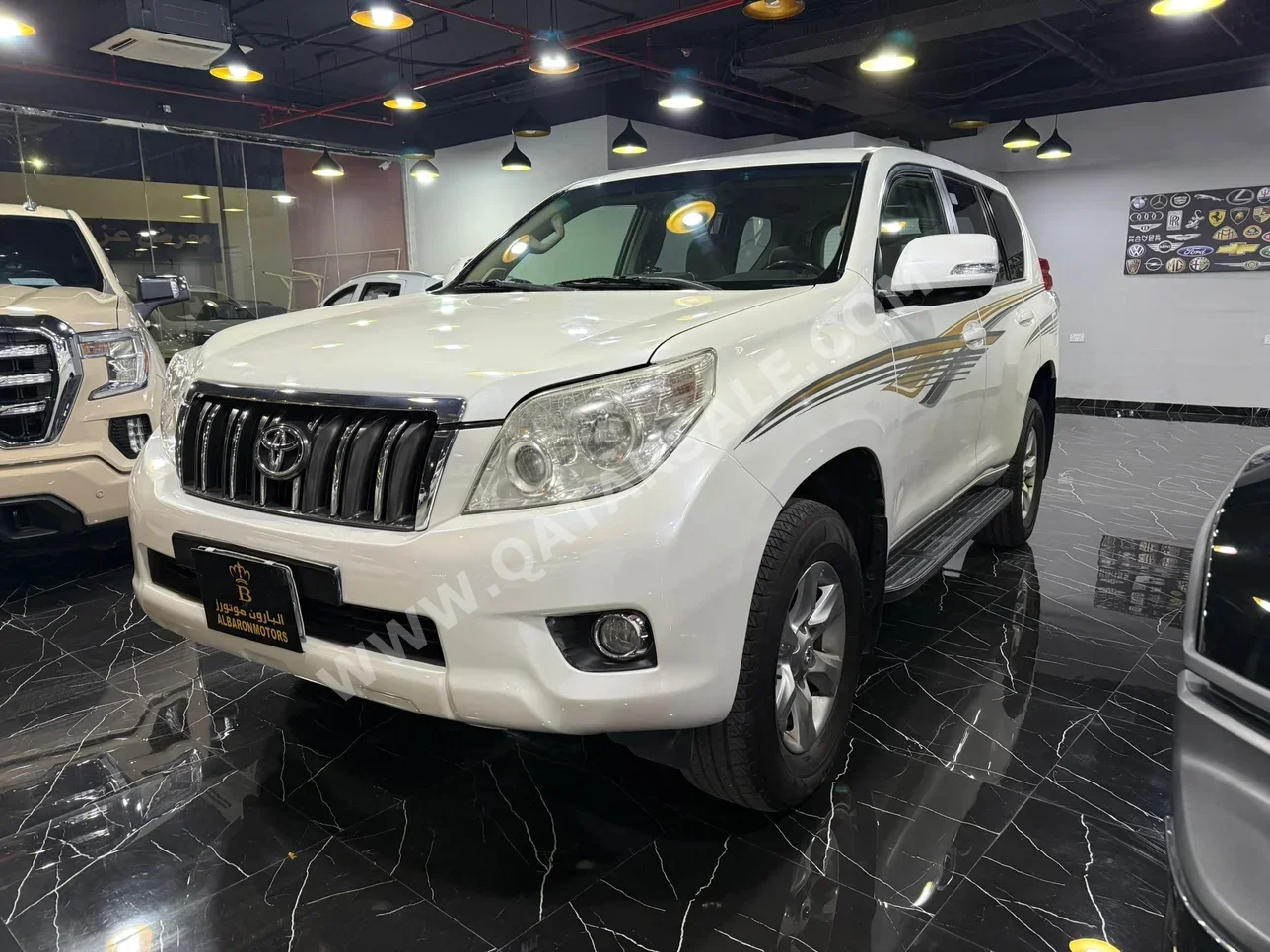 تويوتا برادو 2012 اوتوماتيك 317,000 كم 6 سلندر دفع رباعي اس يو في أبيض