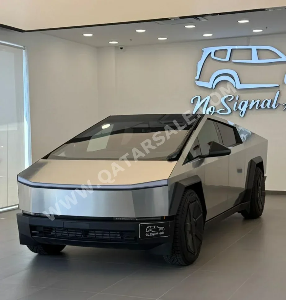 تسلا  سايبر تراك  فئة فاونديشن  2024  اوتوماتيك  800 كم  0 سلندر  دفع كلي مستمر  بيكب  سونيك تايتينيم
