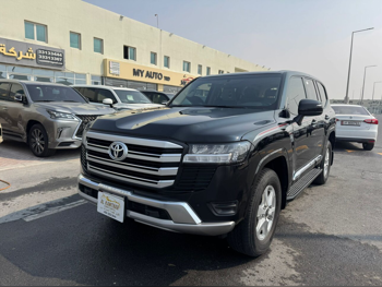 تويوتا  لاند كروزر  جي اكس ار  2023  اوتوماتيك  62,000 كم  6 سلندر  دفع رباعي  اس يو في  أسود