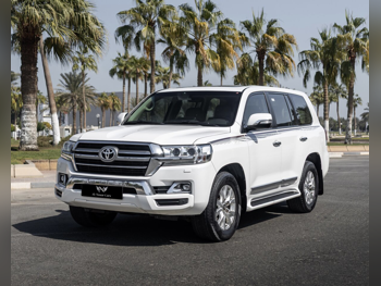 تويوتا  لاند كروزر  جي اكس ار  2019  اوتوماتيك  131,000 كم  8 سلندر  دفع رباعي  اس يو في  أبيض