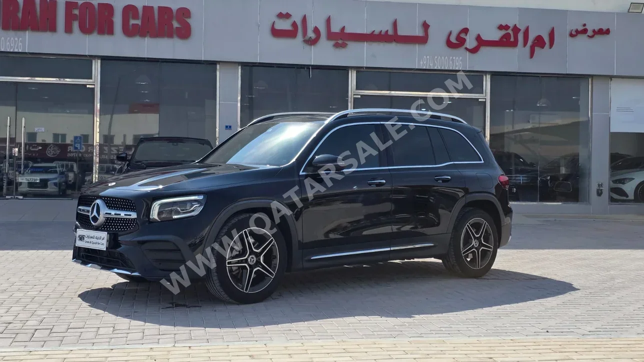 مرسيدس - بنز جي ال بي 250 2023 اوتوماتيك 74,000 كم 4 سلندر دفع رباعي اس يو في أسود تحت الضمان