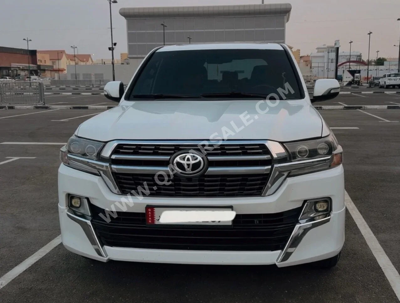 تويوتا  لاند كروزر  جي اكس  2010  اوتوماتيك  320,000 كم  6 سلندر  دفع رباعي  اس يو في  أبيض