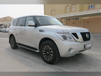 نيسان باترول اس اي 2012 اوتوماتيك 317,000 كم 8 سلندر دفع رباعي اس يو في فضي