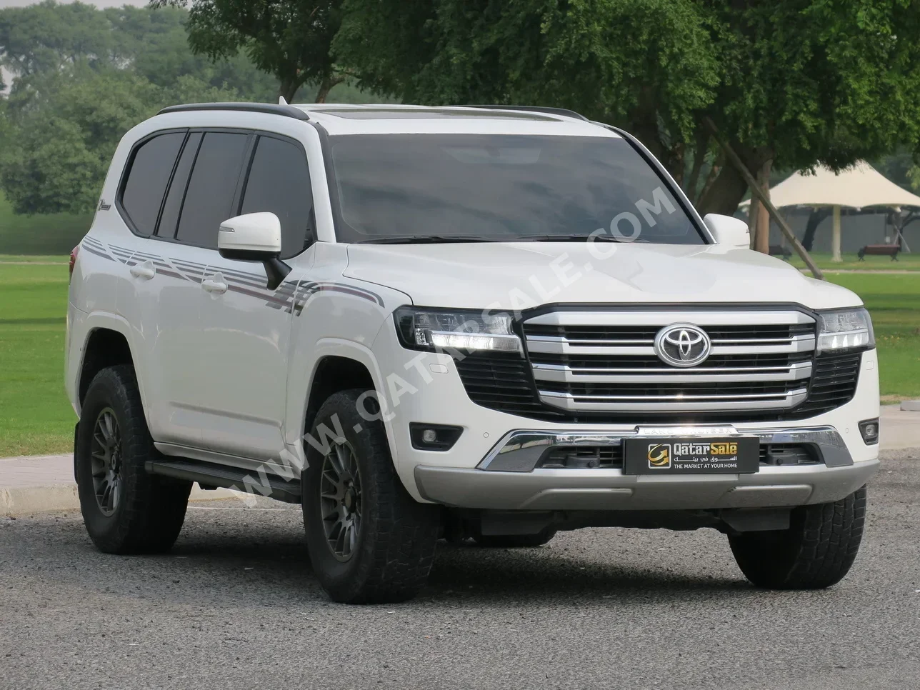 تويوتا  لاند كروزر  جي اكس ار توين توربو  2022  اوتوماتيك  139,000 كم  6 سلندر  دفع رباعي  اس يو في  أبيض
