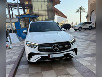 مرسيدس - بنز  جي ال سي  200  2023  اوتوماتيك  38,000 كم  4 سلندر  دفع رباعي  اس يو في  أبيض  تحت الضمان