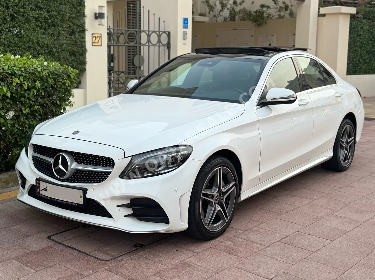 مرسيدس - بنز  سي - كلاس  200  2020  اوتوماتيك  155,000 كم  4 سلندر  دفع خلفي  سيدان  أبيض