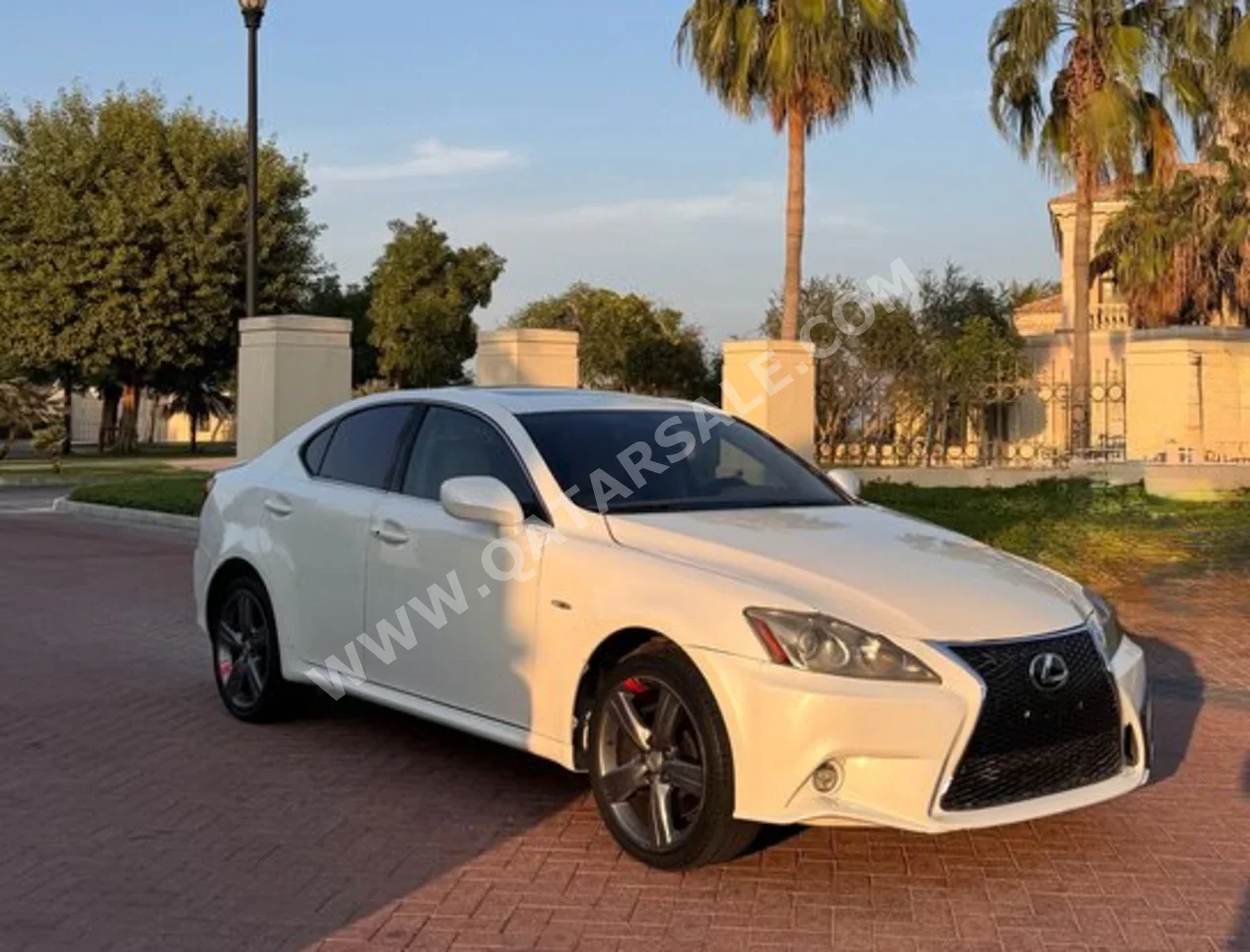 Lexus IS 300 2008 Automatic 85,000 Km 6 Cylinder Rear Wheel Drive (RWD) Sedan White