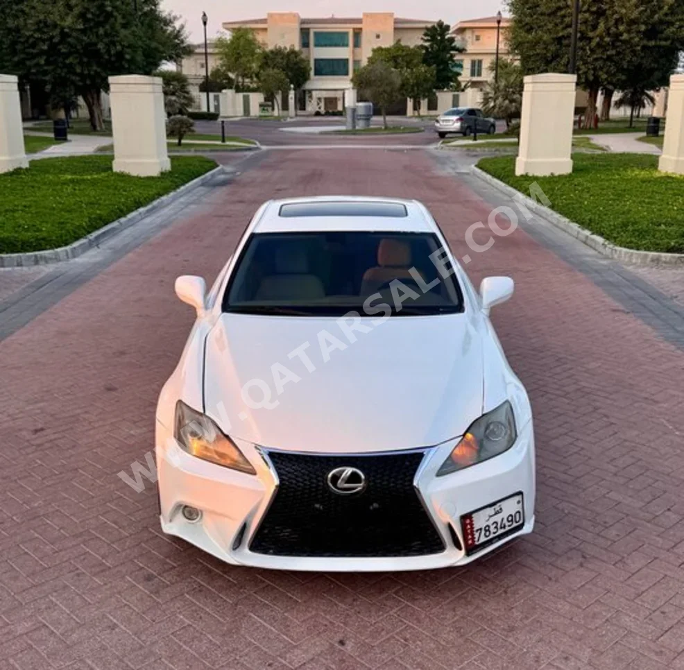 Lexus  IS  300  2008  Automatic  85,000 Km  6 Cylinder  Rear Wheel Drive (RWD)  Sedan  White