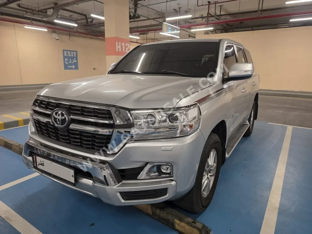 تويوتا  لاند كروزر  جي اكس ار  2021  اوتوماتيك  144,000 كم  6 سلندر  دفع رباعي  اس يو في  فضي