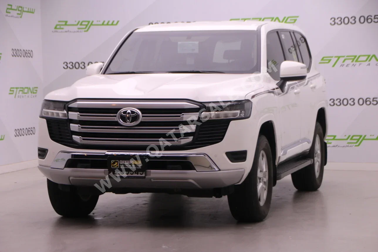 تويوتا  لاند كروزر  جي اكس  2022  اوتوماتيك  118,000 كم  6 سلندر  دفع رباعي  اس يو في  أبيض