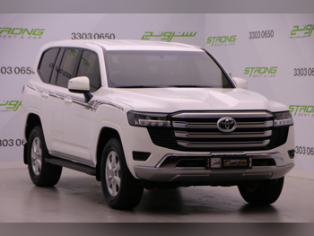تويوتا  لاند كروزر  جي اكس ار  2022  اوتوماتيك  53,000 كم  6 سلندر  دفع رباعي  اس يو في  أبيض  تحت الضمان