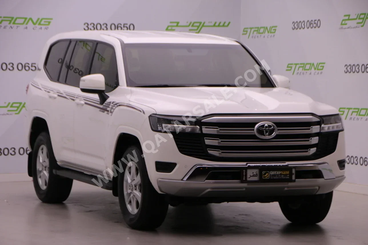تويوتا  لاند كروزر  جي اكس ار  2022  اوتوماتيك  53,000 كم  6 سلندر  دفع رباعي  اس يو في  أبيض  تحت الضمان