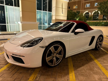 بورش  بوكستر  718  2020  اوتوماتيك  56,000 كم  4 سلندر  دفع خلفي  كشف  أبيض