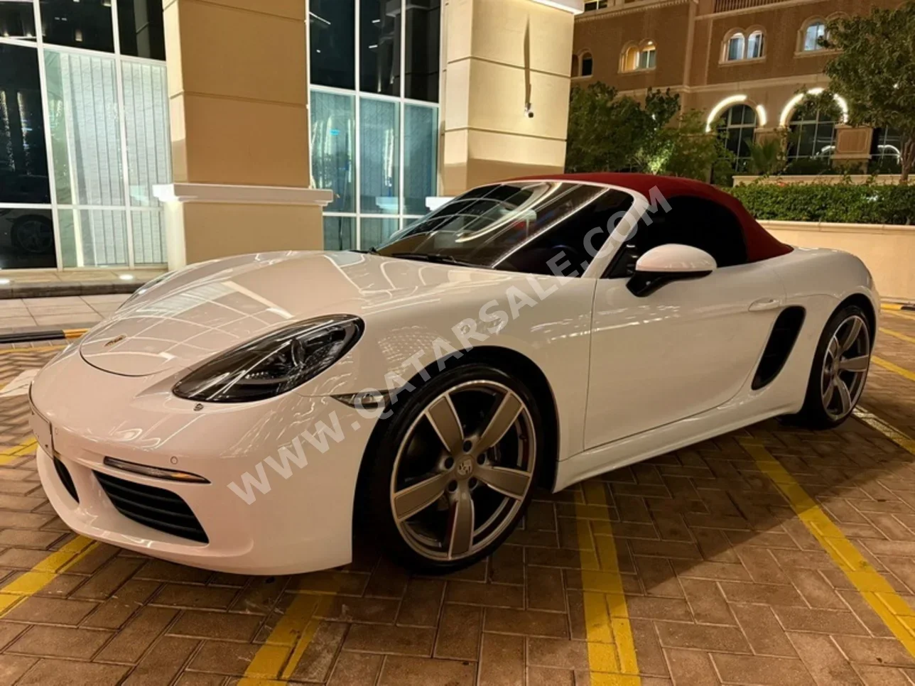 بورش  بوكستر  718  2020  اوتوماتيك  56,000 كم  4 سلندر  دفع خلفي  كشف  أبيض