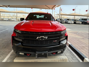 شفروليه سلفرادو تريل بووز 2019 اوتوماتيك 122,000 كم 8 سلندر دفع رباعي بيكب أحمر