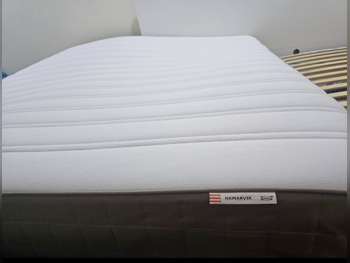 الأسّرة - ايكيا  - كوين  - أبيض