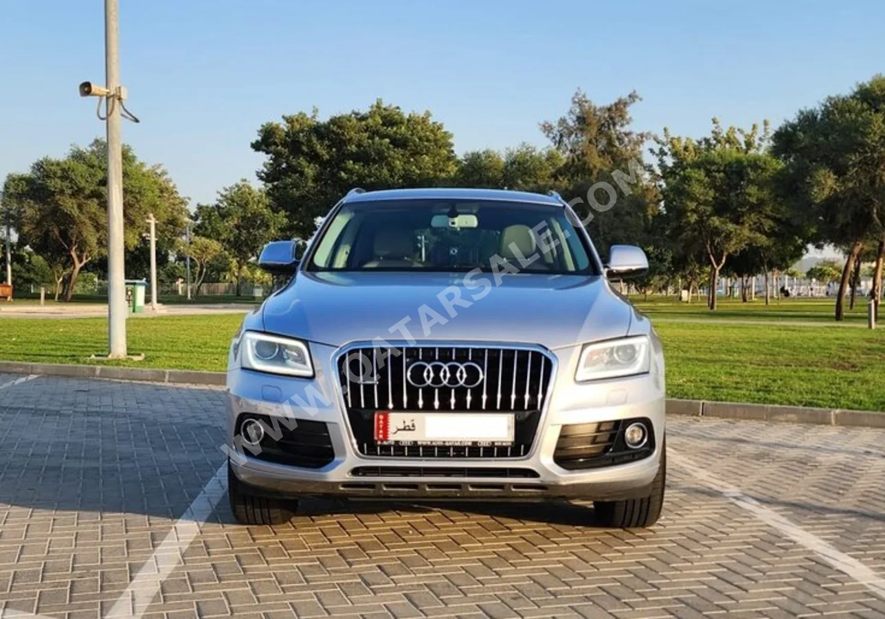 Audi  Q5  40 TFSI Quattro  2016  Automatic  79,000 Km  4 Cylinder  All Wheel Drive (AWD)  SUV  Silver