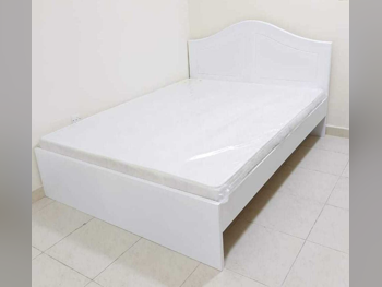 Beds - Queen - White - Mattress Included