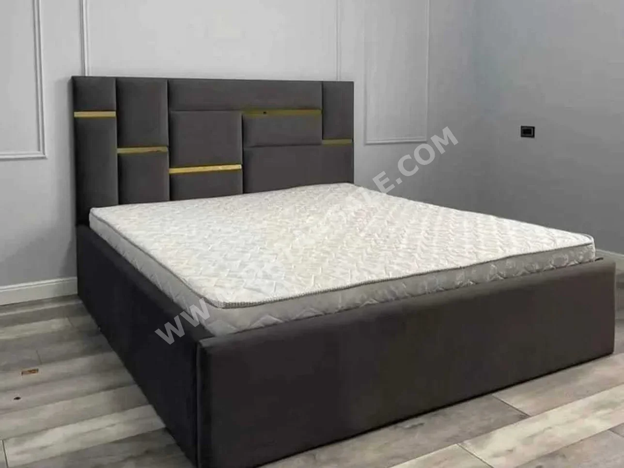 Beds - King - Gray - Mattress Included