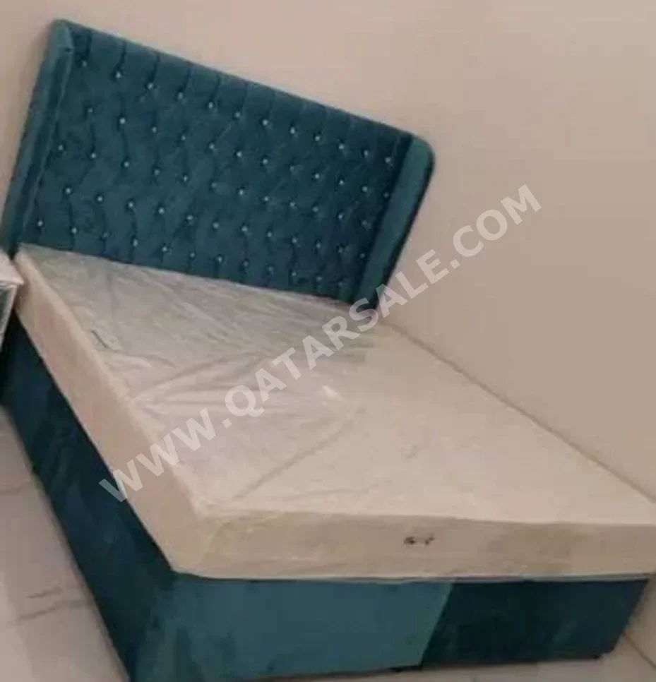 الأسّرة - كينج  - أخضر  - متضمنة المرتبة