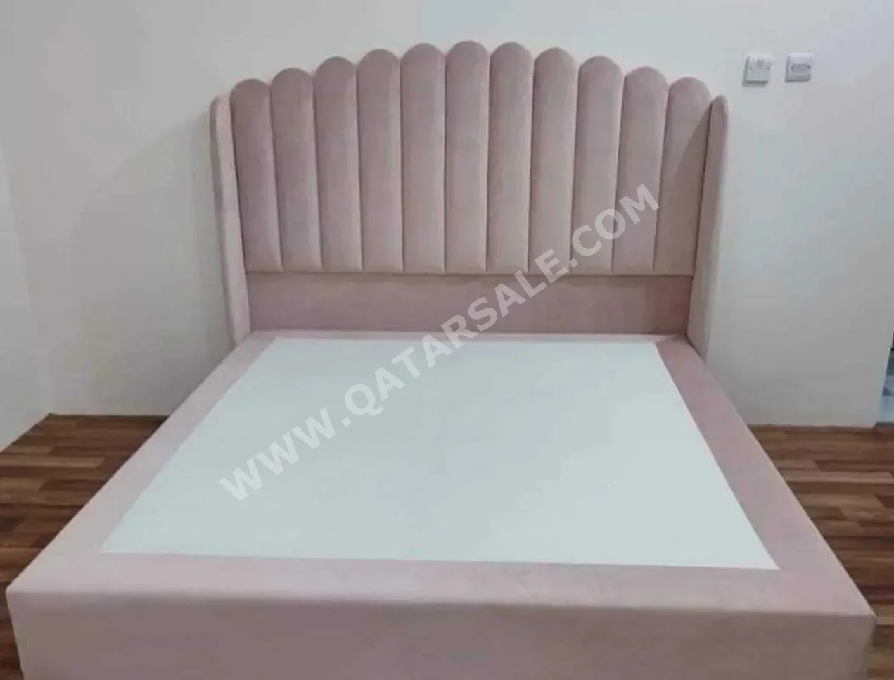 Beds - Queen - Pink - Mattress Included