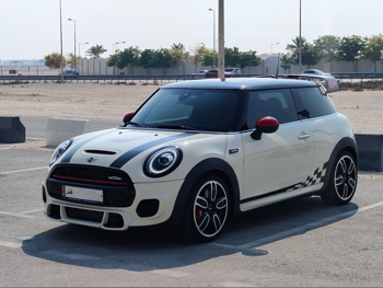 Mini  Cooper  JCW  2019  Automatic  39,000 Km  4 Cylinder  Front Wheel Drive (FWD)  Hatchback  Cream