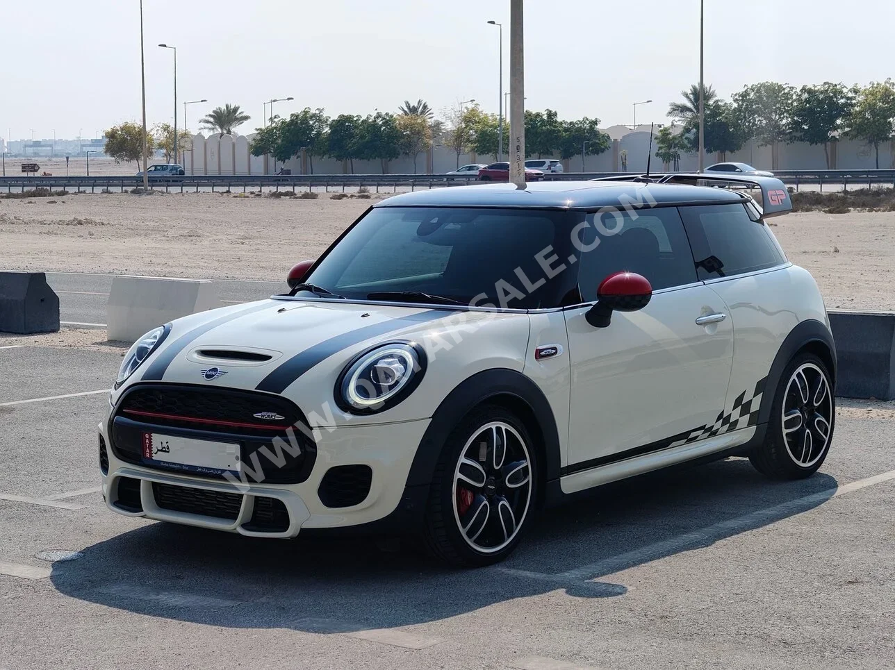 ميني كوبر جي سي دبليو 2019 اوتوماتيك 39,000 كم 4 سلندر سحب امامي هاتشباك كريمي