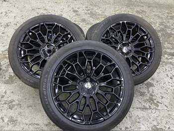 العجلات والجنوط (الرنقات) صنع في المملكة المتحدة (المملكة المتحدة) \ 4 مواسم تشمل الرنق 10 ميليمتر 22" مع ضمان