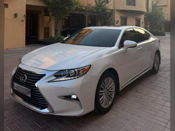 لكزس  إيه أس  350  2016  اوتوماتيك  188,000 كم  6 سلندر  دفع خلفي  سيدان  أبيض لؤلؤي
