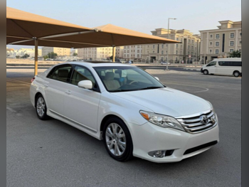 Toyota  Avalon  XLE  2012  Automatic  153,000 Km  6 Cylinder  Front Wheel Drive (FWD)  Sedan  Pearl