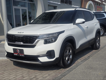 Kia Seltos 2022 Automatic 65,000 Km 4 Cylinder Rear Wheel Drive (RWD) SUV White With Warranty