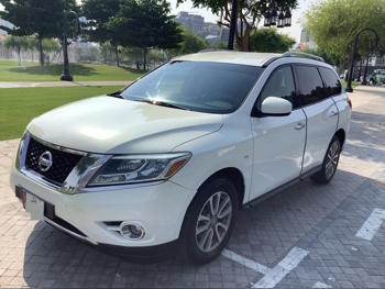 Nissan  Pathfinder  2014  Automatic  231,000 Km  6 Cylinder  Four Wheel Drive (4WD)  SUV  White