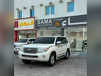 تويوتا لاند كروزر في اكس ار 2014 اوتوماتيك 320,000 كم 8 سلندر دفع رباعي اس يو في أبيض