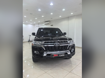 تويوتا  لاند كروزر  جي اكس ار  2021  اوتوماتيك  206,000 كم  6 سلندر  دفع رباعي  اس يو في  أسود
