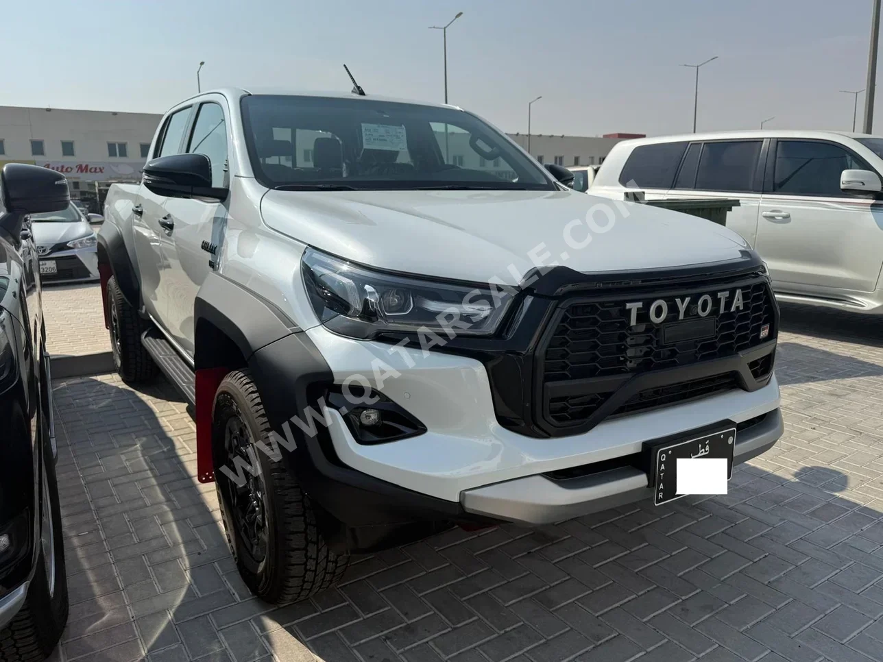 تويوتا هاي لوكس جي ار سبورت 2025 اوتوماتيك 0 كم 6 سلندر دفع رباعي بيكب أبيض تحت الضمان