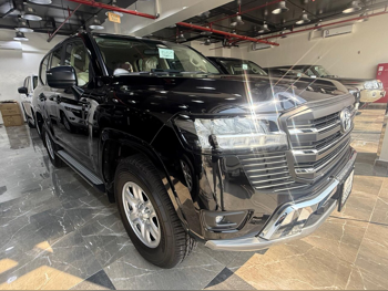 تويوتا لاند كروزر جي اكس 2025 اوتوماتيك 0 كم 6 سلندر دفع رباعي اس يو في أسود تحت الضمان