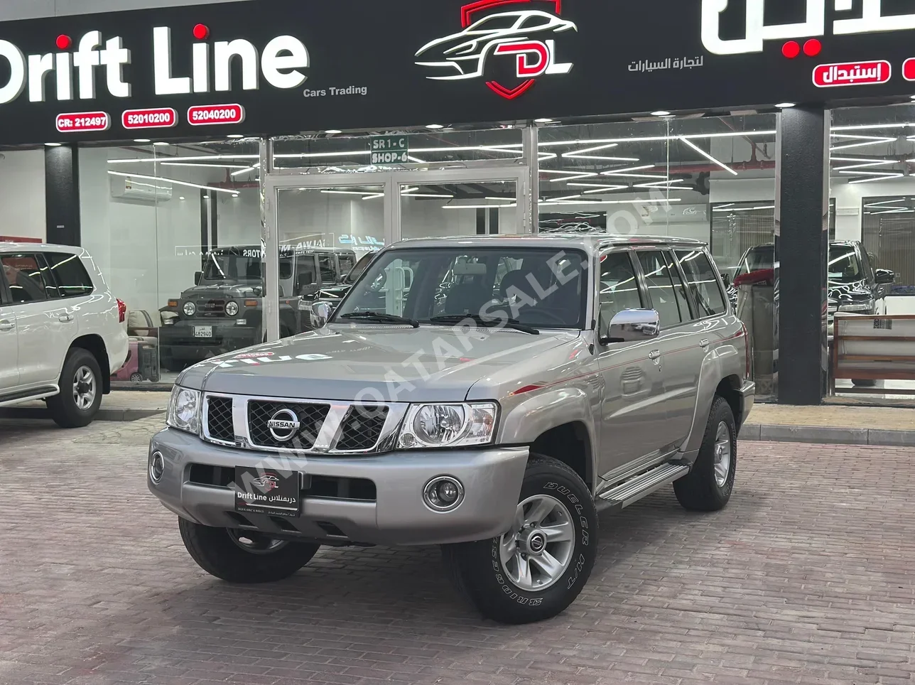 نيسان باترول سفاري 2022 اوتوماتيك 37,000 كم 6 سلندر دفع رباعي سيدان فضي تحت الضمان