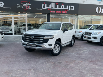 تويوتا  لاند كروزر  جي اكس  2025  اوتوماتيك  17,000 كم  6 سلندر  دفع رباعي  اس يو في  أبيض  تحت الضمان