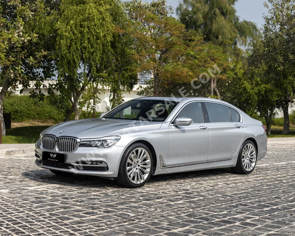 بي ام دبليو الفئة - السابعة 730 Li 2018 اوتوماتيك 110,000 كم 6 سلندر دفع خلفي سيدان فضي