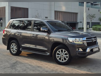 Toyota  Land Cruiser  GXR  2021  Automatic  244,000 Km  8 Cylinder  Four Wheel Drive (4WD)  SUV  Gray