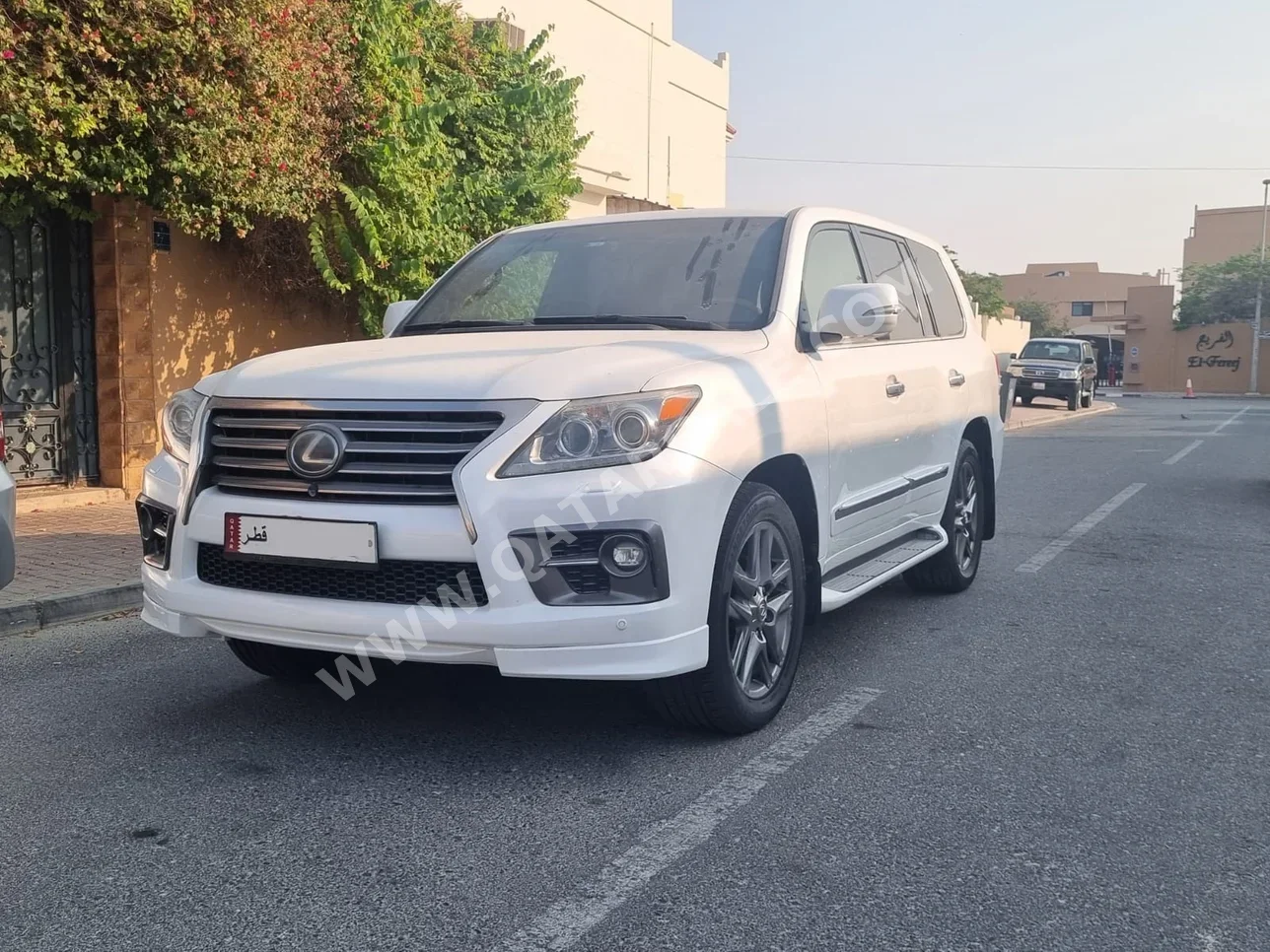 Lexus LX 570 S 2015 Automatic 250,000 Km 8 Cylinder Four Wheel Drive (4WD) SUV White