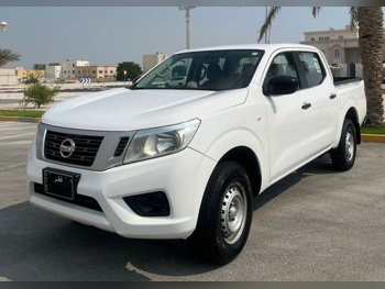 Nissan  Navara  2020  Manual  160,000 Km  4 Cylinder  Rear Wheel Drive (RWD)  Pick Up  White