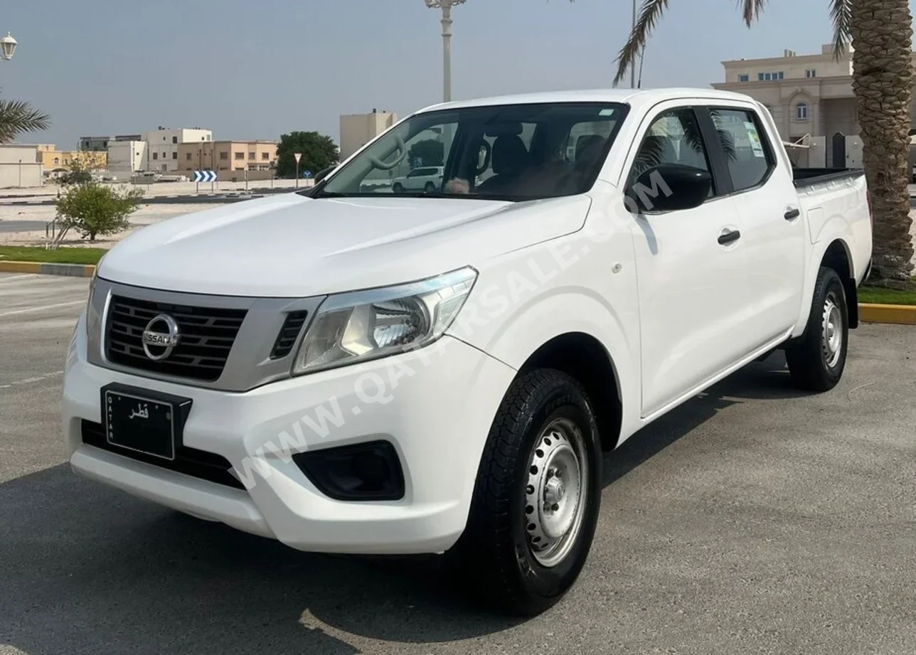 Nissan Navara 2020 Manual 160,000 Km 4 Cylinder Rear Wheel Drive (RWD) Pick Up White