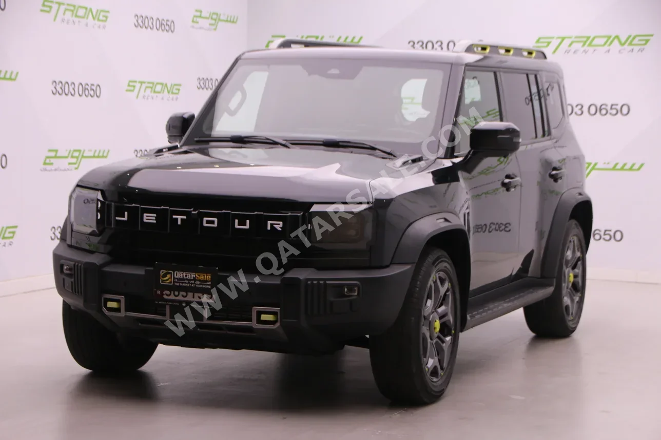 جيتور تي 2 لكجري 2025 اوتوماتيك 38,000 كم 4 سلندر دفع رباعي اس يو في أسود تحت الضمان