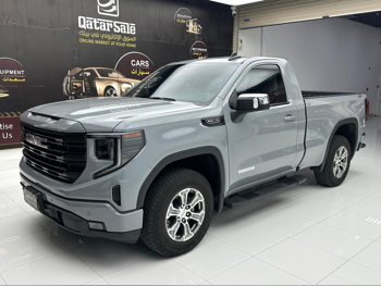 جي ام سي سييرا اليفيشن 2024 اوتوماتيك 12,000 كم 8 سلندر دفع رباعي بيكب رمادي تحت الضمان