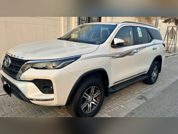 Toyota Fortuner 2022 Automatic 48,223 Km 6 Cylinder Four Wheel Drive (4WD) SUV White